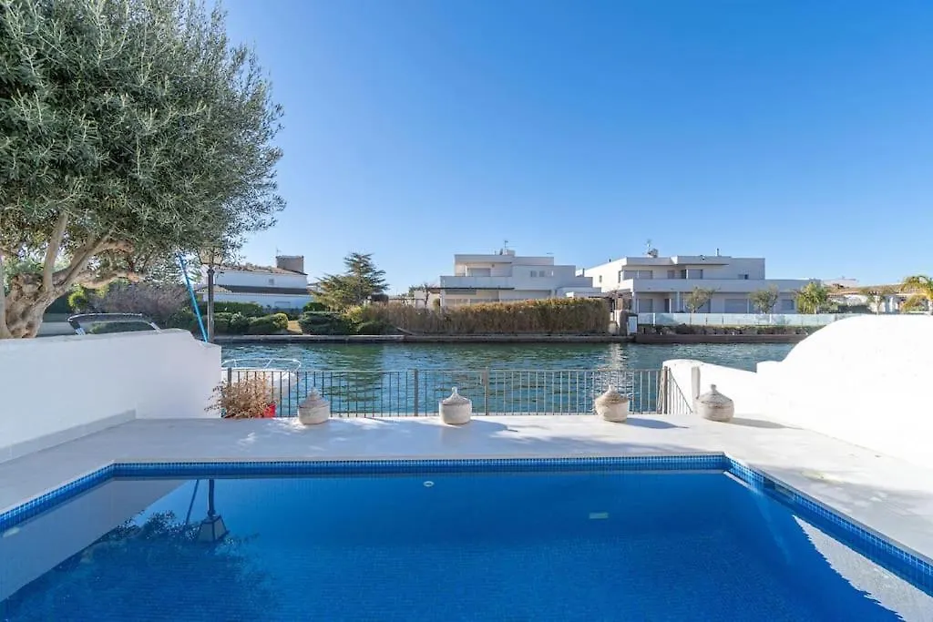 2027 Casa De Pescador Con 3 Habitaciones, Piscina Y Amarre By Homeselectspain Empuriabrava Holiday home