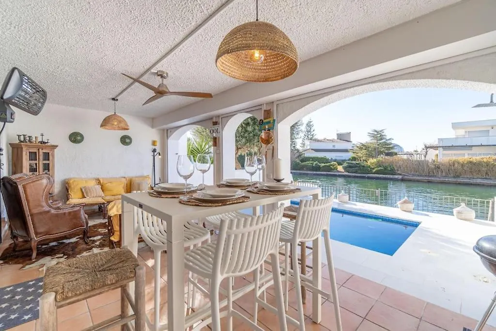 2027 Casa De Pescador Con 3 Habitaciones, Piscina Y Amarre By Homeselectspain Empuriabrava Holiday home