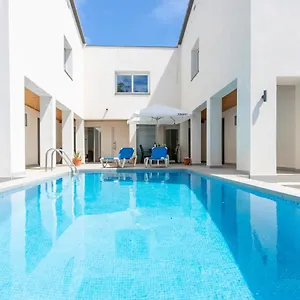 Goldhome - New House With Private Heated Pool, Parking, Wifi, Games Empuriabrava